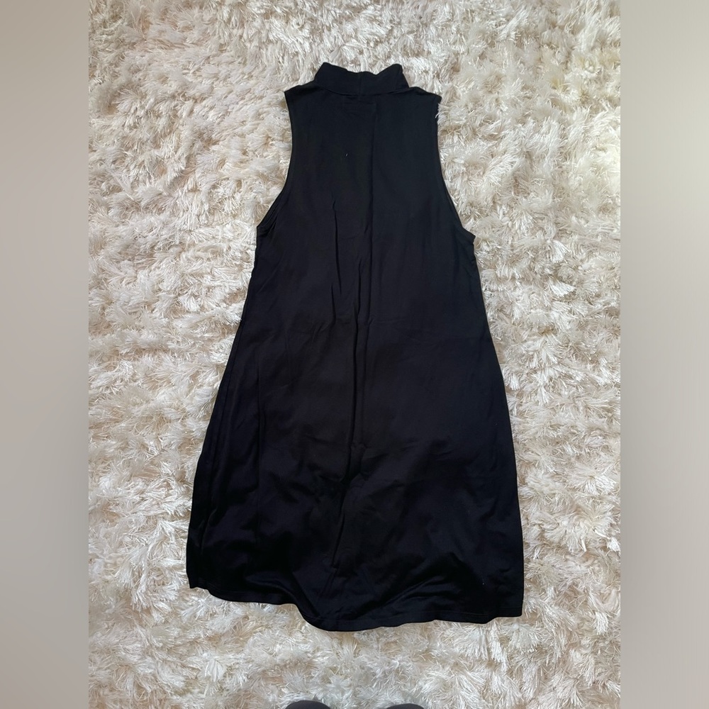 Michael Lauren mock neck sleeveless dress. - Picture 2 of 3